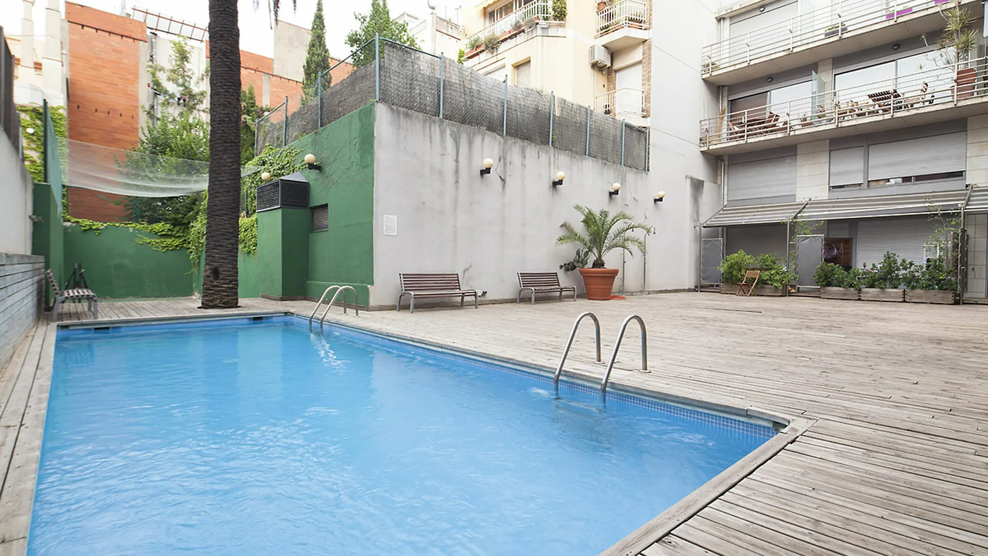 My Space Barcelona Gracia Pool Near Center España
